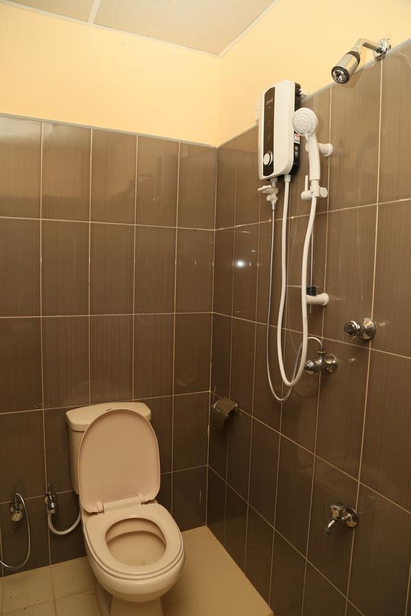 Hotel Whitehouse 티사마하라마 외부 사진